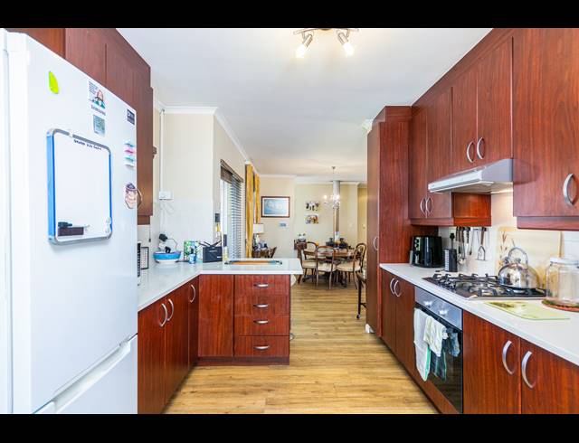 3 BEDROOM FREESTANDING FOR SALE IN SUNNINGDALE